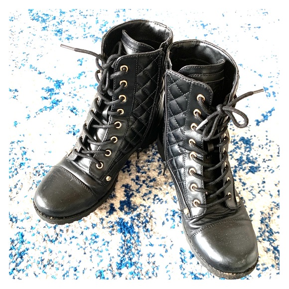 G by Guess Shoes - 🍄G by Guess byson black and gold ankle boots